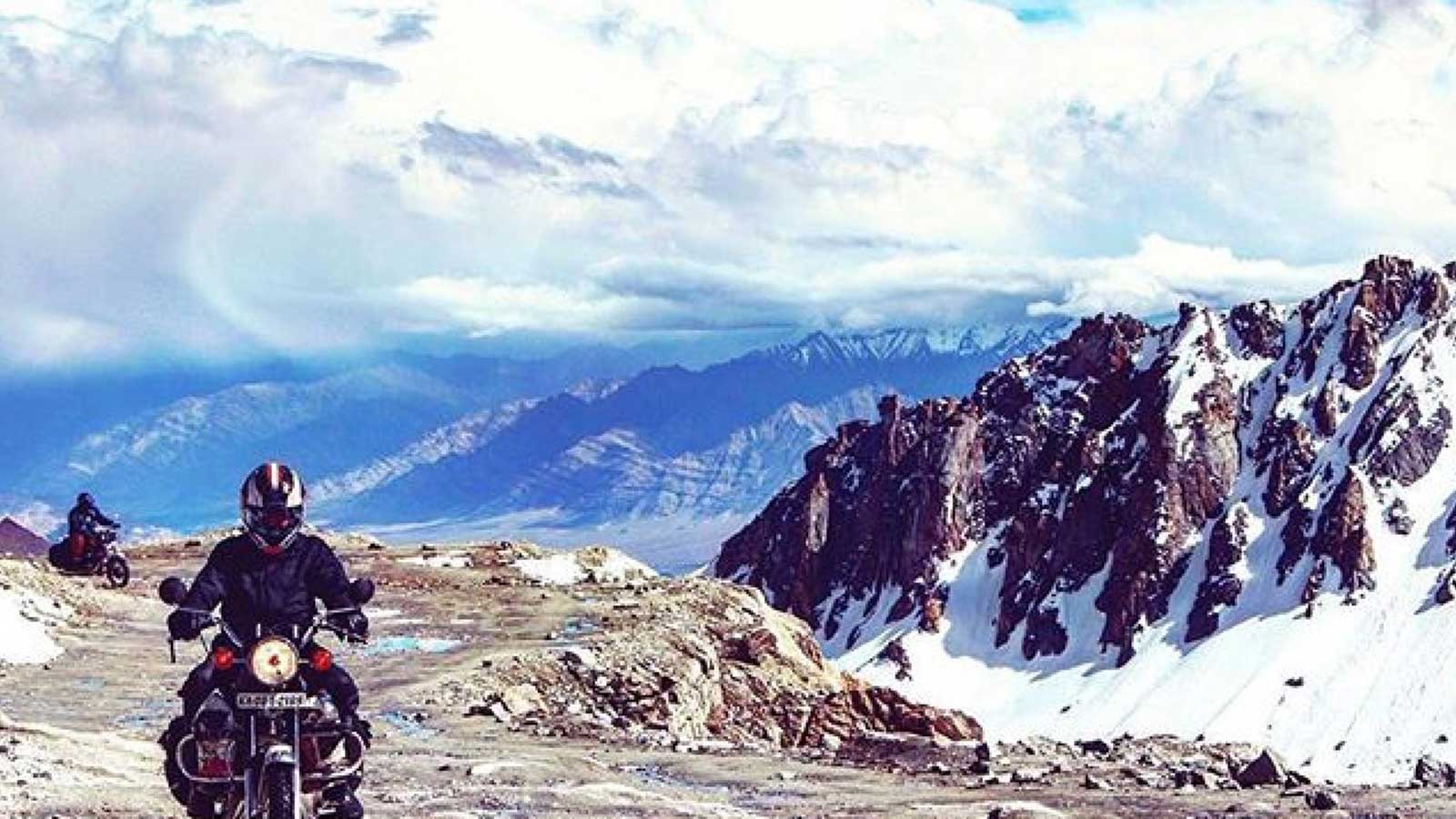 Sach Pass With Spiti Bike tour