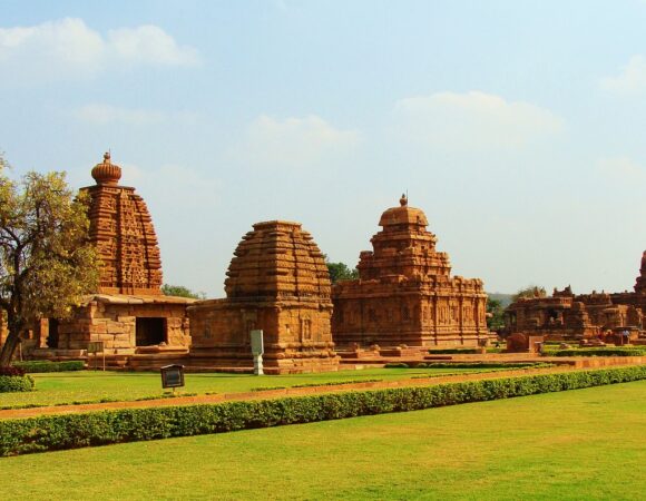 Hampi Badami Tour