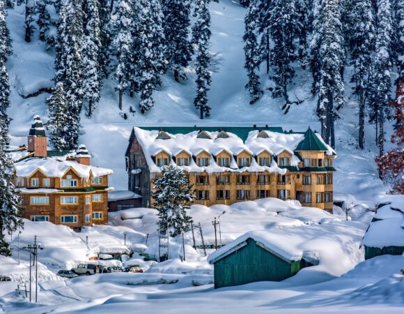 Winter Special Gulmarg Tour with Srinagar